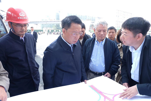 南昌市委副書(shū)記、市長(zhǎng)劉建洋視察洪都大道快速化改造工程